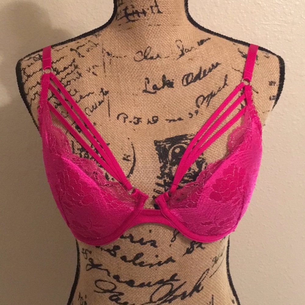⬇️VS very sexy plunge size 34DD